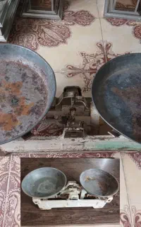 دوعدد ترازو سنگی قدیمی