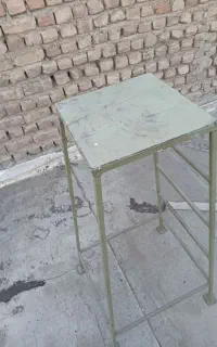 چهارپایه آهنی
