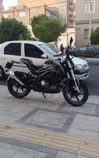 موتورسیکلت بنلی180s
