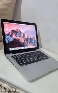 لب تاب اپل مک بوک تمیز گرافیکدار