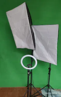 دو عدد سافت باکس . رینگ لایت پرده سبز