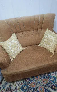 ۳ عدد صندلی و یه مبل دونفره سالم