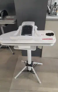 اتو پرس ژانومه مدل ۳۰۰ همراه پایه آکبند