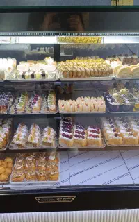 فروشنده قنادی