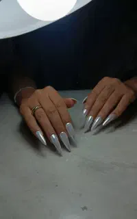 کاشت ناخن فقط ۲۵۰ تومن