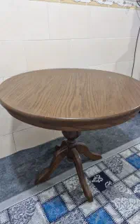 میز ناهارخوری . فرش