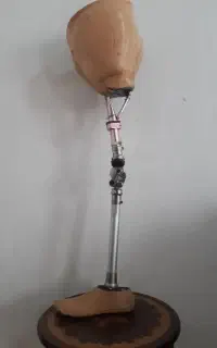پروتز پای مصنوعی از لگن