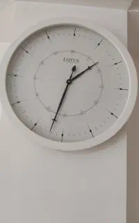 ساعت دیواری