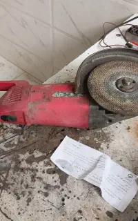 لوازم مغازه به فروش میرسد