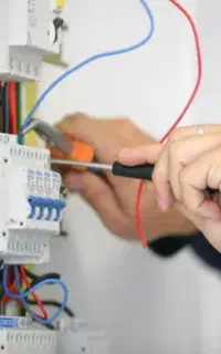 برق کار و انجام کلیه کارهای برقی