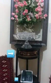 تلفن دیجیتال به همراه میز تلفن