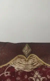کتیبه پرده کرم و قهوه ای