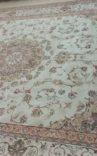 یک  فرش ۹متری و یک فرش ۶ متری