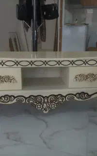 میز تلوزیون سالم.