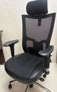 صندلی اداری مش توری کاملا سالم و بادوام