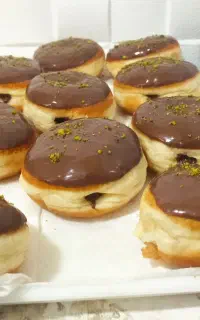 پخت روزانه کیک و پیراشکی و دونات