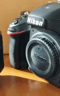 دوربین نیکون D610  فول فریم با لنز 85mm1/8G و غیره