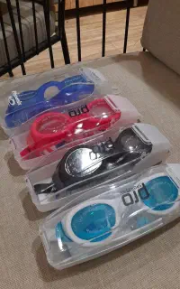 عینک شنا اصل و برند زیر قیمت عمده