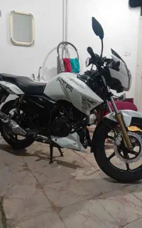 آپاچی 180