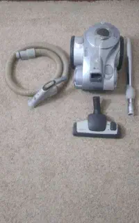 جاروبرقی الجی 1700 وات کنترل از رو دسته