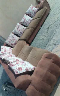 مبل و میز تلویزیون