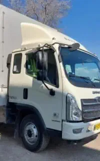 باربری .حمل بارنقل اثاثیه منزل .کارگر خالی