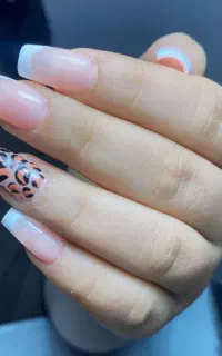 اپیلاسیون حرفه ای کوتاهی کاشت ناخن ‌کلیه خدمات