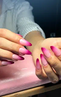 کاشت ناخن با ۳۰۰هزار تومن