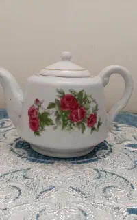 دو عدد قوری لندنی