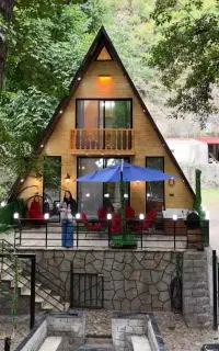 کلبه سوئیسی کمند، جکوزی دار کنار رودخونه،تودل جنگل