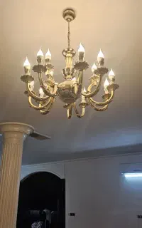 لوستر ۱۵ شاخه طلایی برنجی کاملا سالم و نو