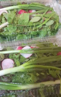 نیروی خانم سبزی مارکت