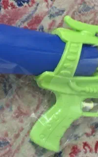 تفنگ آب پاش