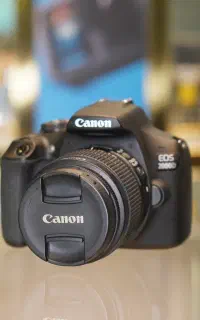 دوربین کانن Canon EOS 2000D kit EF-S 18-55مشابه نو