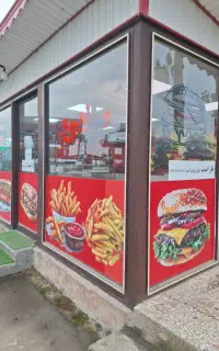 نیروی کار خانم در ساندویچی