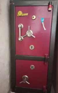 گاوصندوق سالم بدون خط و خش