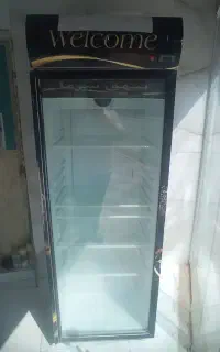 یخچال تک درب ایستاده