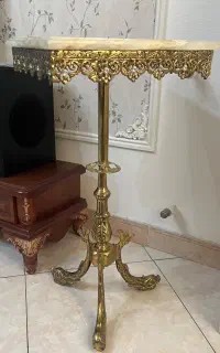 میز برنجی قدیمی و خاص