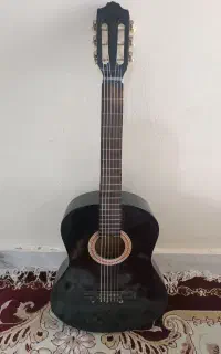 گیتار مشکی