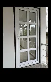 پنجره پی وی سی و شیشه دوجداره