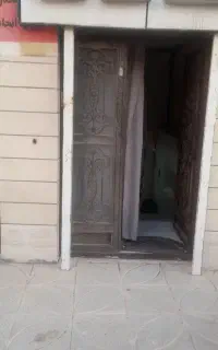 نیم زیرزمین با۱۵۰مترمساحت دارای پنجره ونورمناسب