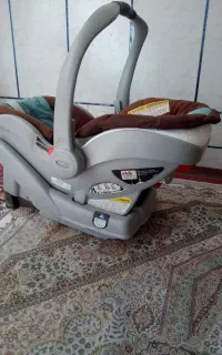صندلی کودک ماشین.