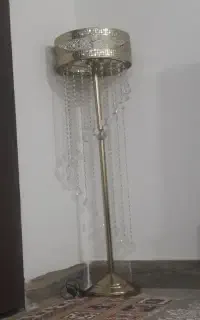 آباژور ایستاده