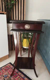 دکوری و میز تلفن چوبی