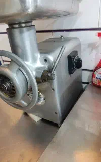 چرخ گوشت و اره استخوان