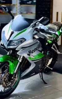 بنلی ۳۰۰ ریس