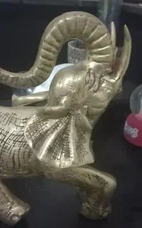 مجسمه برنجه