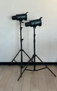 فلاش استودیویی با پایه و فرستنده به قیمت قدیم