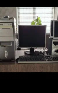 خرید کیس مانیتور تعمیری و خراب