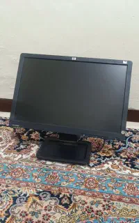 دو عدد مانیتور کامپیوتر جهت فروش